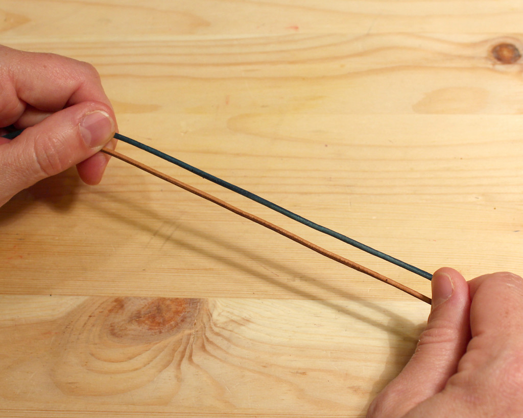 Tying an Adjustable Knot (Technique) Lima Beads