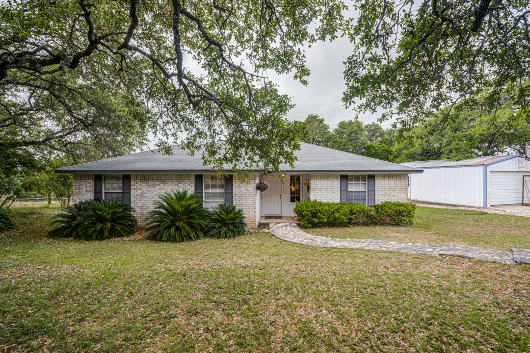 2750 CR 2615, Rio Medina, TX, 78066 Shoot2Sell