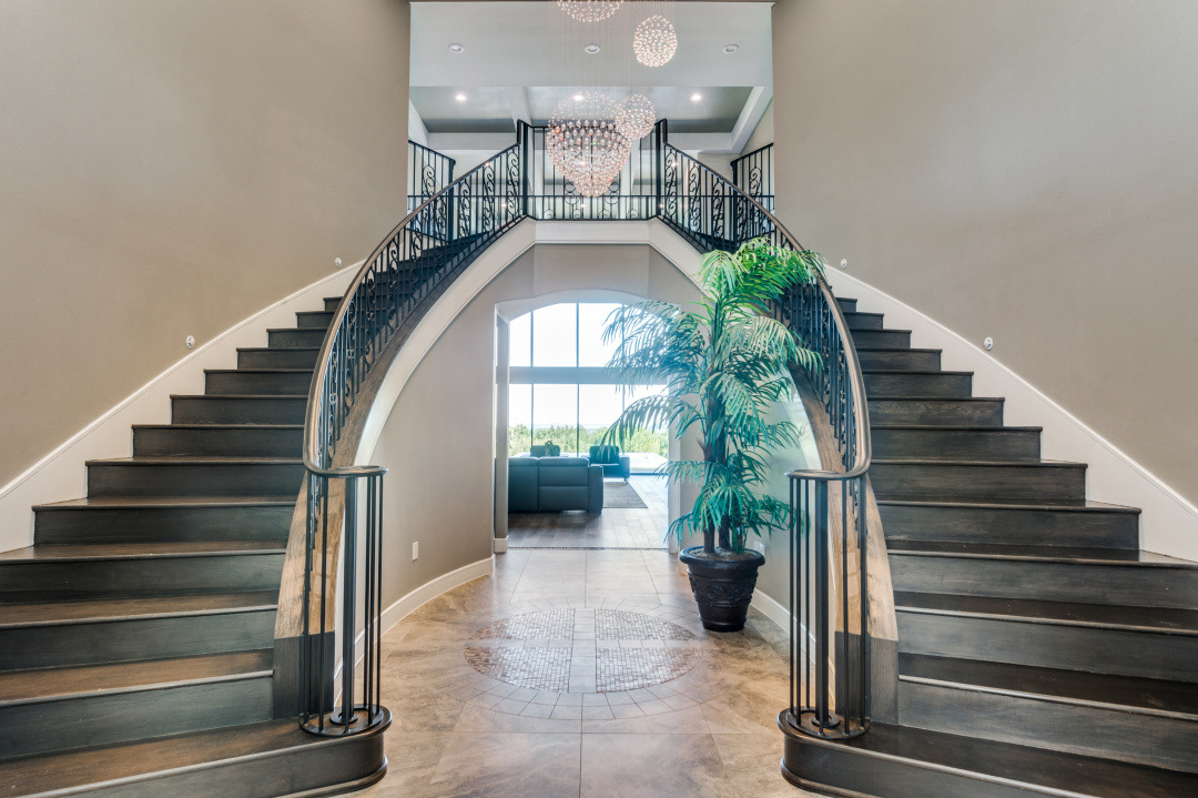 756 Bluff Ridge Dr, Cedar Hill, TX 75104