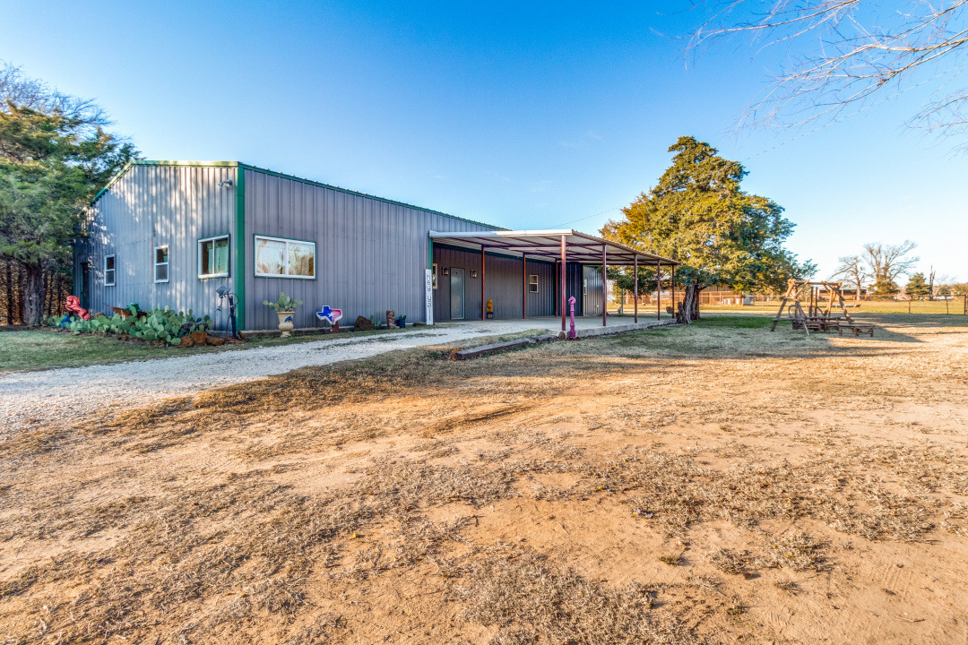 2901 W Line Rd, Whitesboro, TX 76273