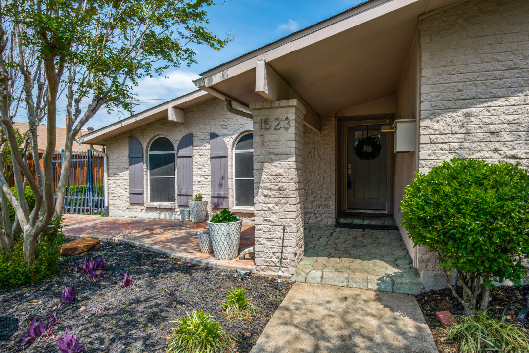1523 Carnation Drive, Lewisville, TX 75067
