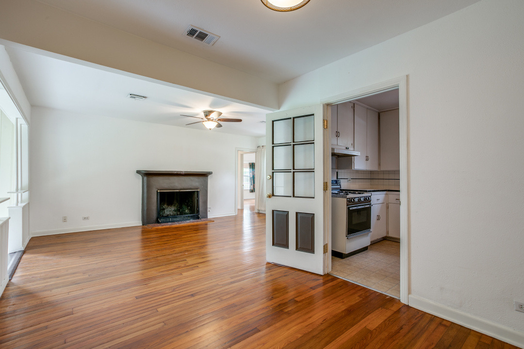 221 Balcones Heights Rd, San Antonio, TX 78201