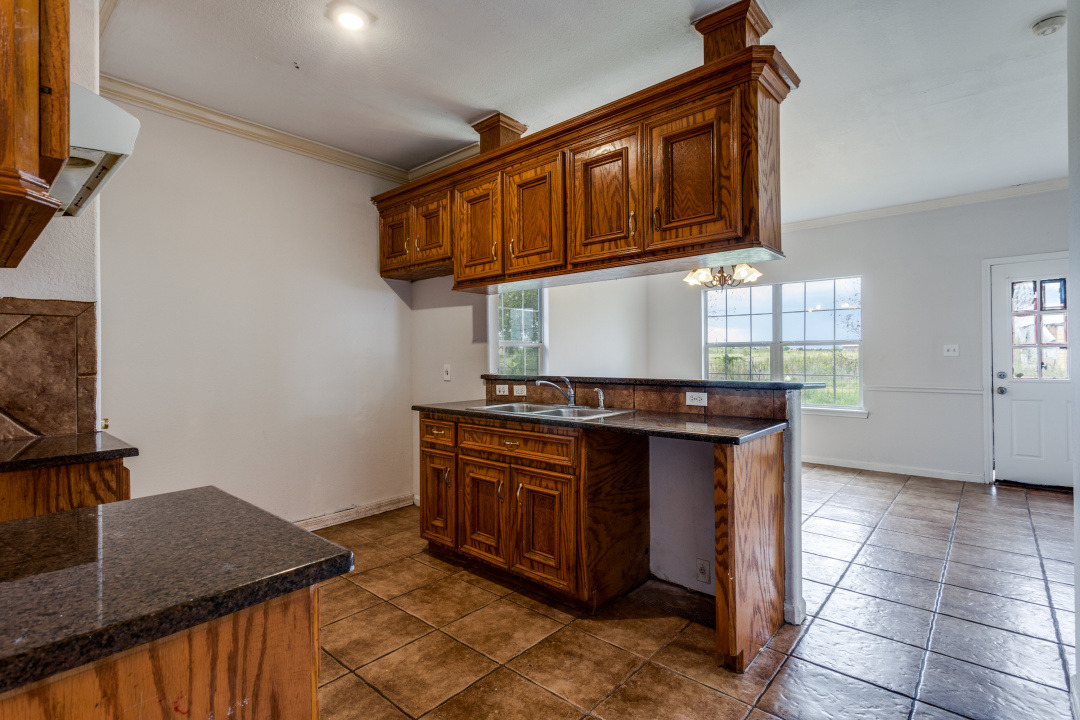 6157 Turnersville Rd, Creedmoor, TX 78610