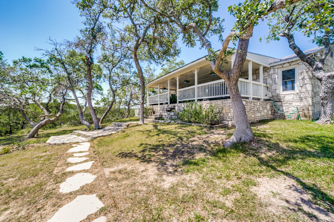 27869 Smithson Valley Rd, San Antonio, TX 78261