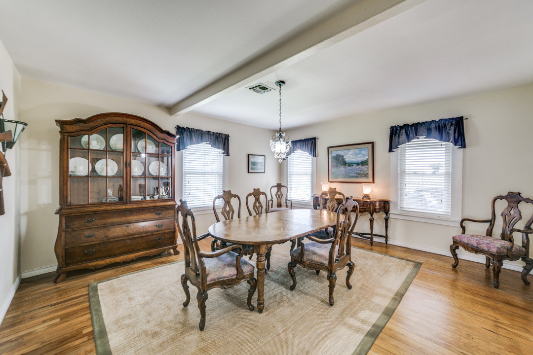 27869 Smithson Valley Rd, San Antonio, TX 78261