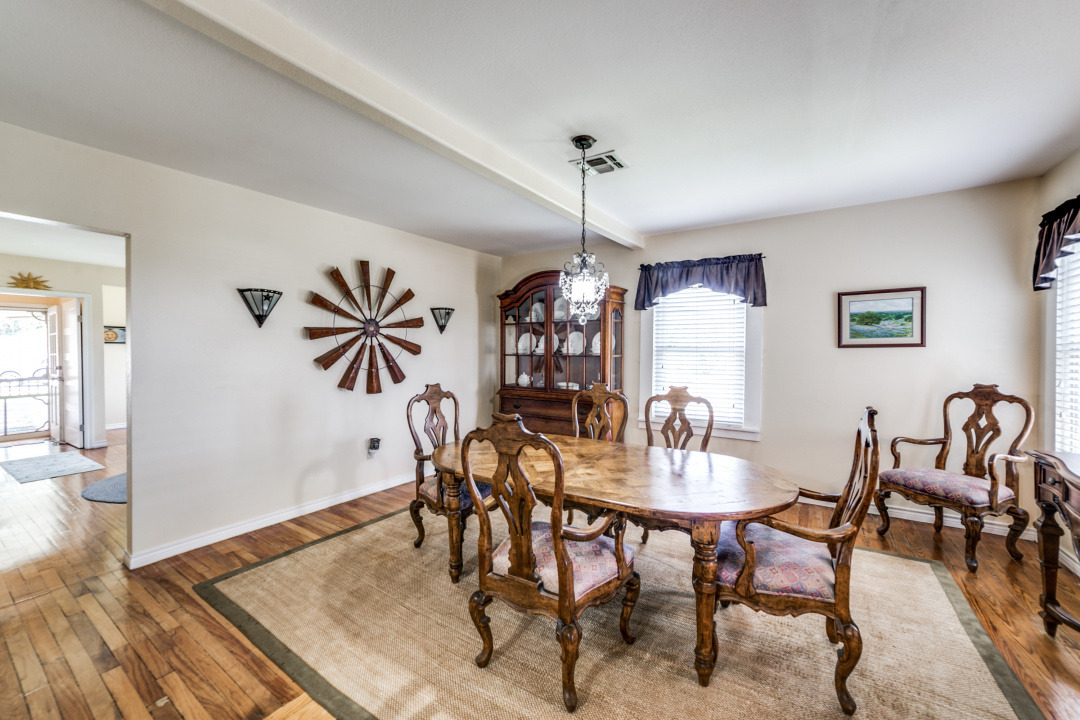 27869 Smithson Valley Rd, San Antonio, TX 78261