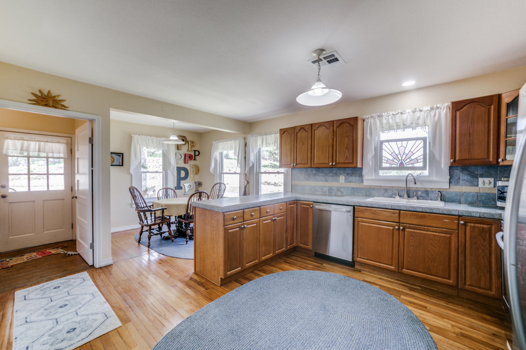 27869 Smithson Valley Rd, San Antonio, TX 78261