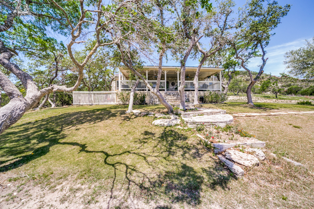 27869 Smithson Valley Rd, San Antonio, TX 78261