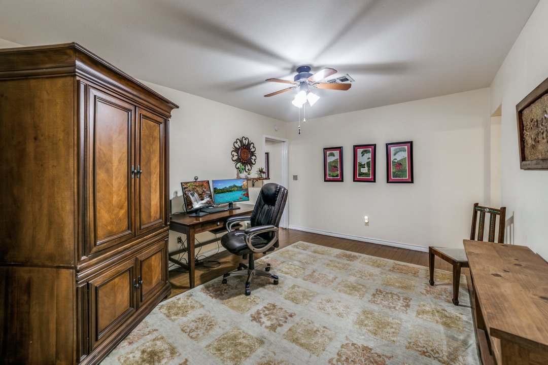 27869 Smithson Valley Rd, San Antonio, TX 78261