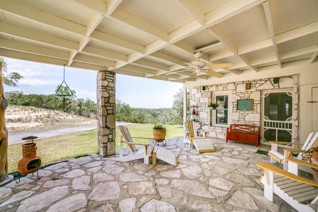 27869 Smithson Valley Rd, San Antonio, TX 78261