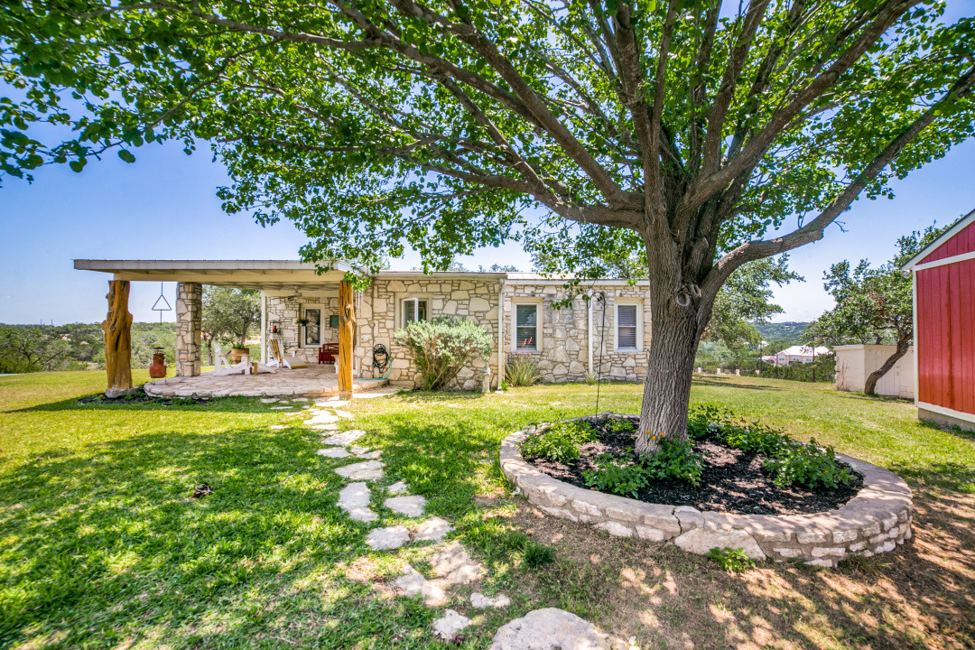 27869 Smithson Valley Rd, San Antonio, TX 78261