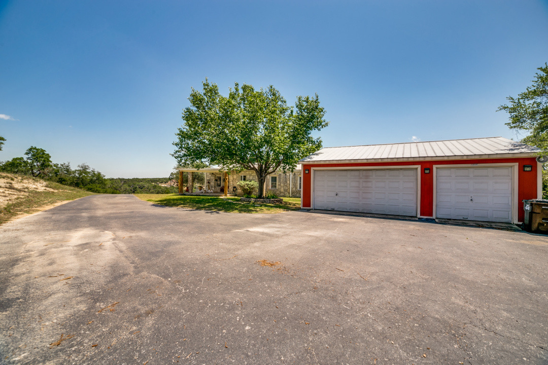 27869 Smithson Valley Rd, San Antonio, TX 78261