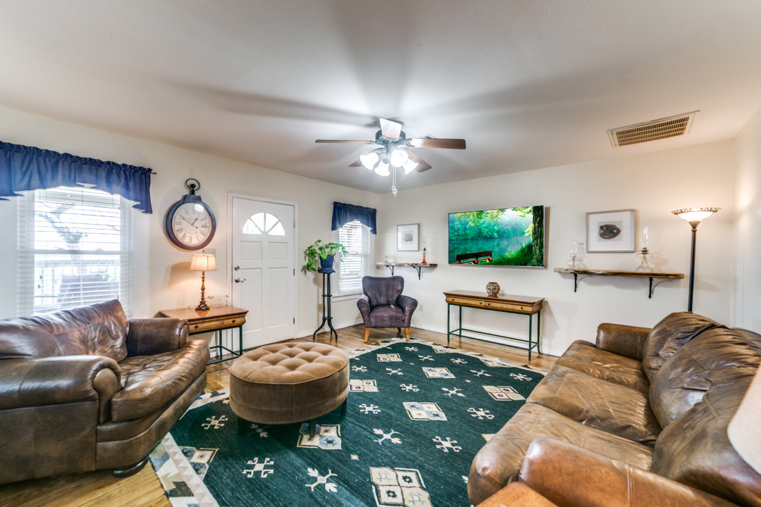 27869 Smithson Valley Rd, San Antonio, TX 78261