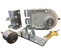 Segal SE15332 Single Cylinder Deadbolt, KD Keying, Brushed Chrome, Angle and Flat Strikes, Box Packaging