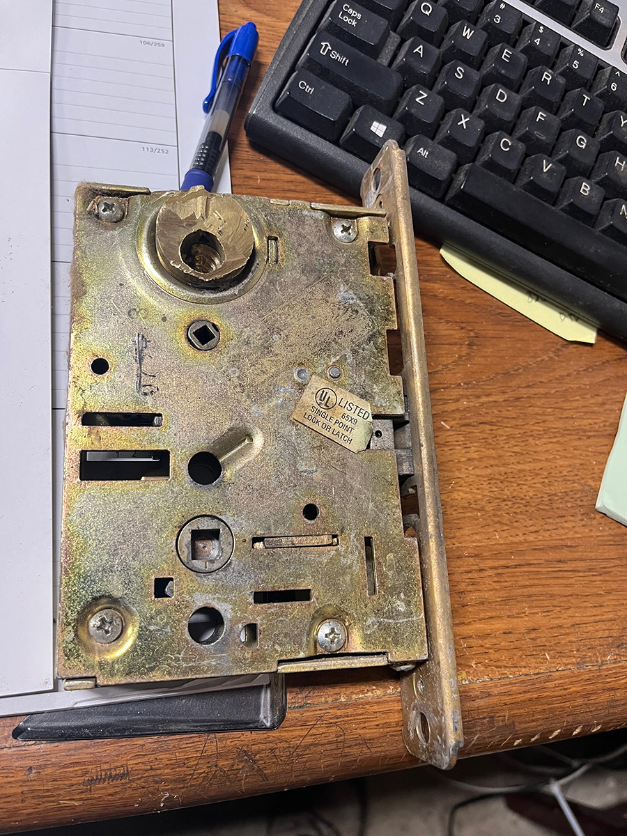 Storeroom Function Mortise Lock MM581 x TG x 630 x LHR x standard