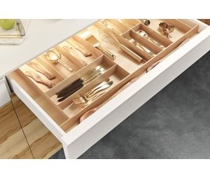 Hafele 550.42.746 Grass Vionaro Drawer System, (4-3/4") 121 mm Side Height, 457 mm (18") Drawer Length, Steel, White, Zinc-Plated, 1 Pair