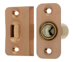 idh 12012K 005 Wide Round Roller Ball Catch - Antique Brass