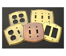 idh 28048L 005 Round Double Wall Receptacle Plate - Antique Brass