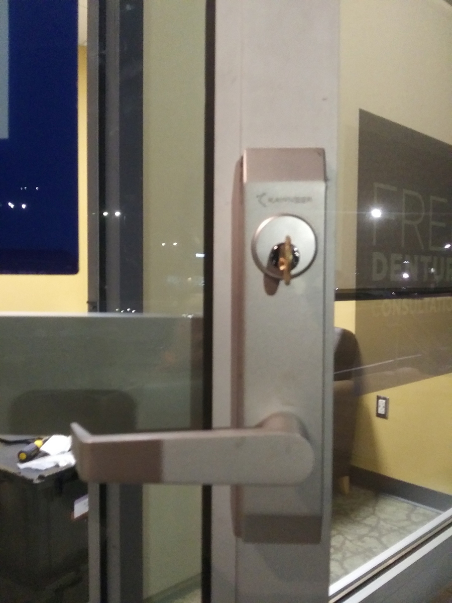 Kawneer 13364817 1786 Lever Handle for A Standard Door 190/350/500