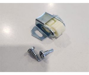 Larsens MISCI Roller Catch with Screws