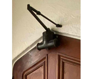 LCN Rebuilt D Potbelly/Traditional Surface Door Closer