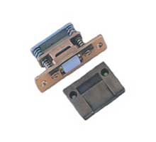 L & M Hardware RL2030 US4 Roller Latch - Satin Brass