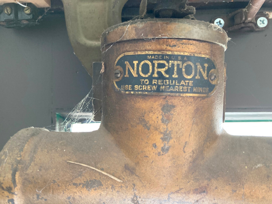 Norton E Rebuilt "E" Potbelly/Traditional Surface Door Closer