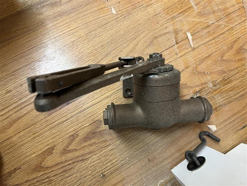 detail image for Lockwood Rebuilt Potbelly/Traditional Surface Door Closer "B" Size