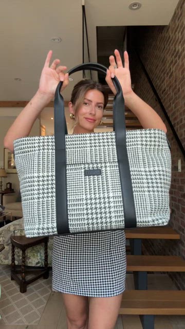 Monos Tote