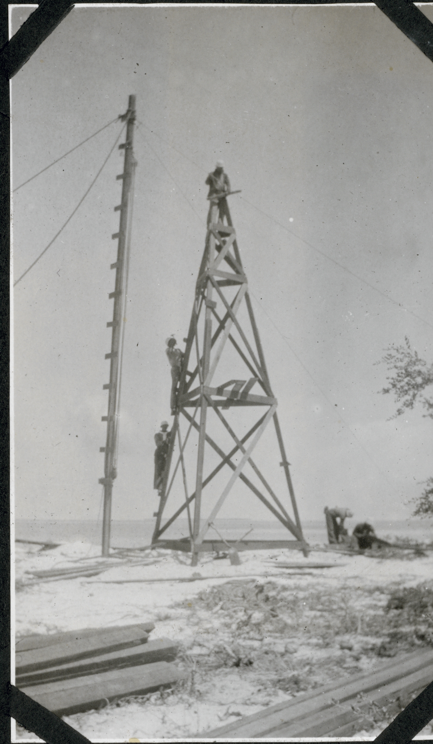 Building Station Clinic on Ticul Island