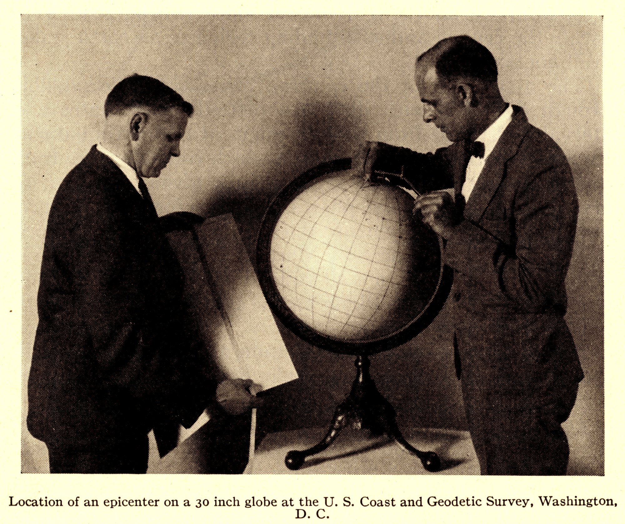 Determination of the epicenter of an earthquake by manual means on a globeof the Earth