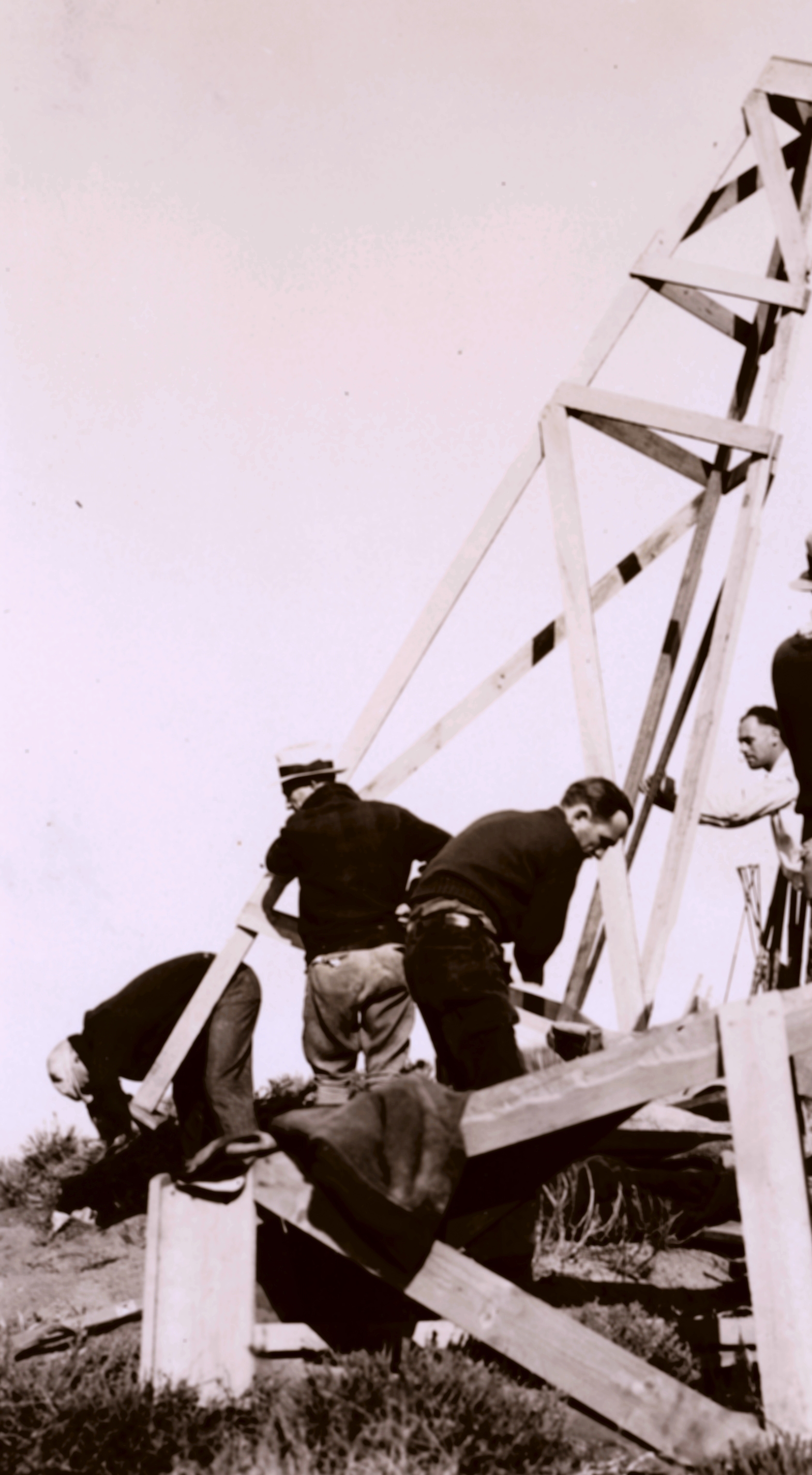 Building a wooden triangulation observing platform