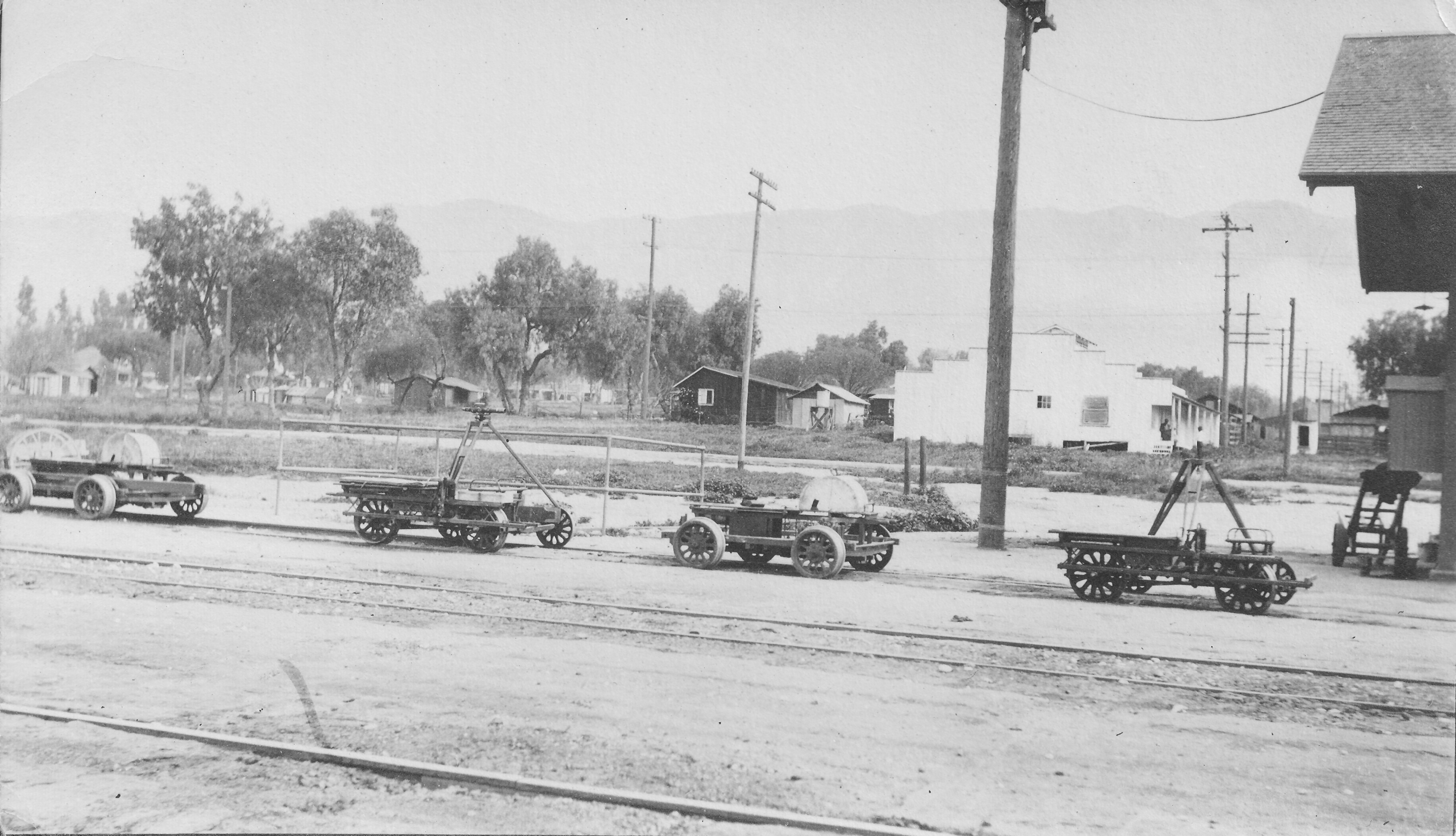 Four speeders in a row - outfit of a double-level crew