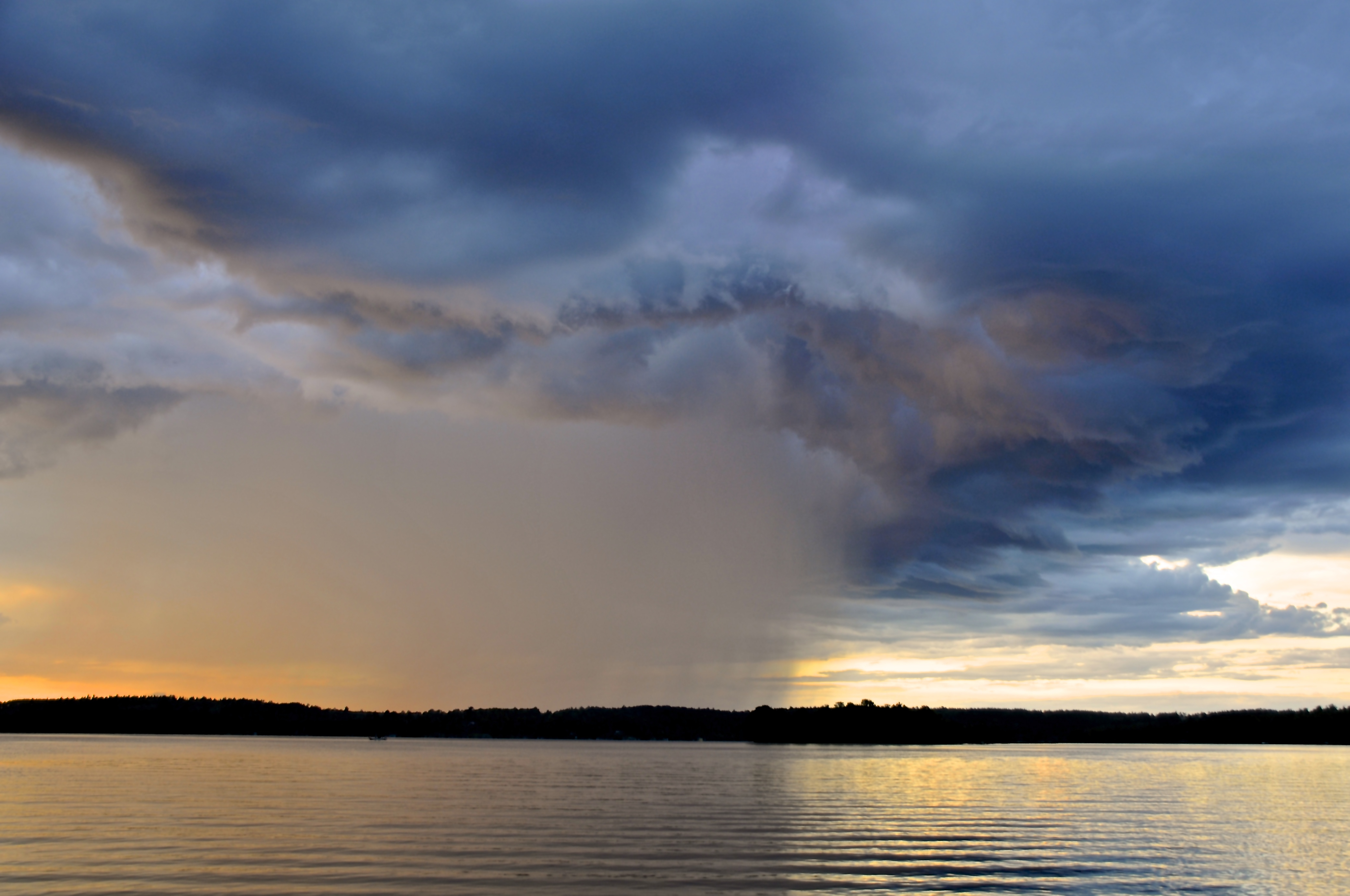 Photographer called Eye of the Storm, perhaps for cloud configuration as seenfrom below