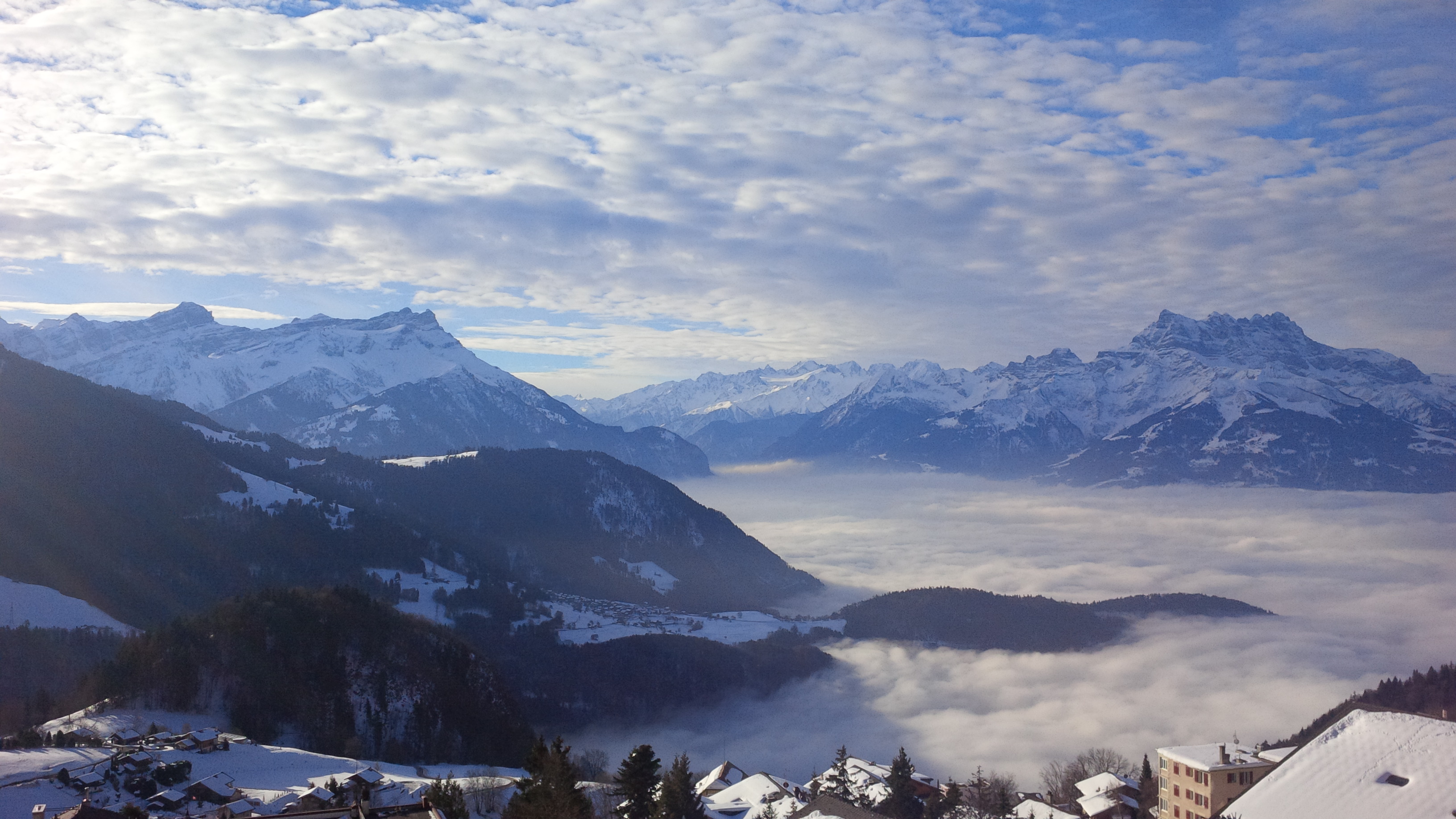 Sandwiched in the clouds