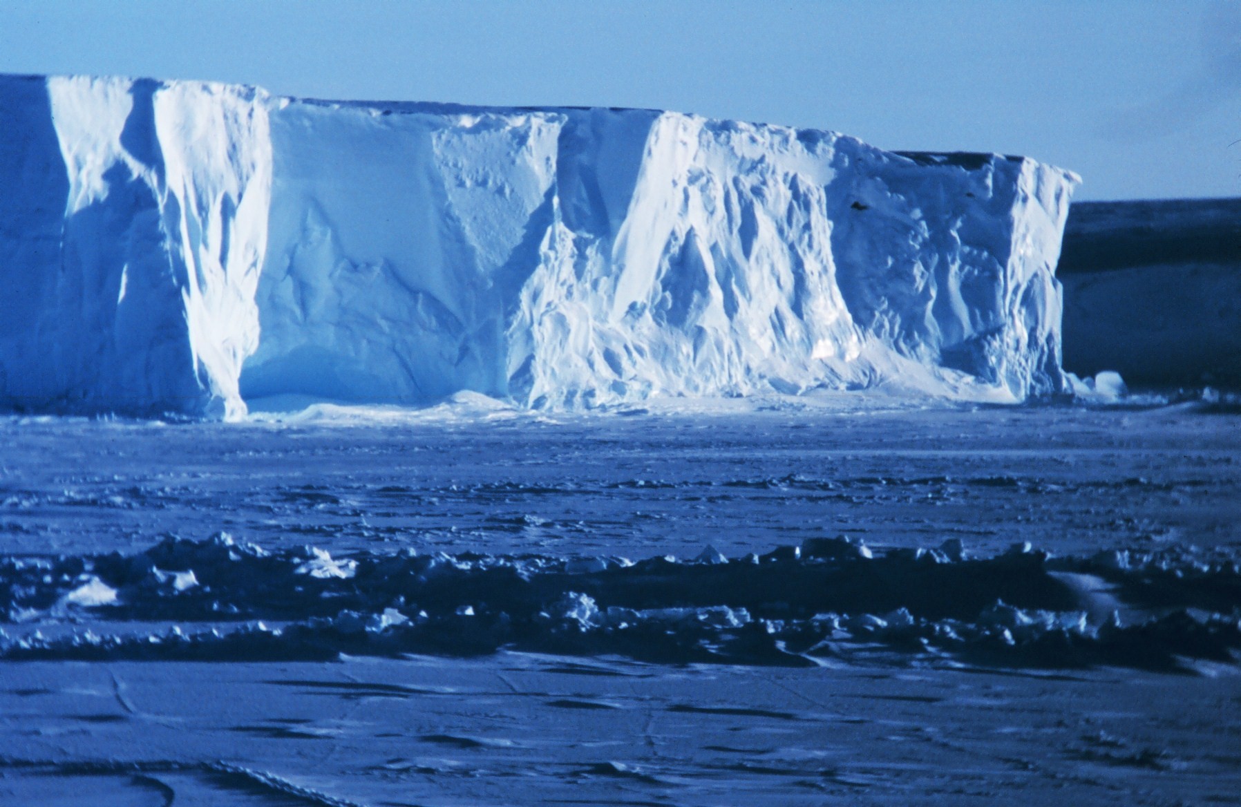 The Ross Ice Shelf at the Bay of Whales