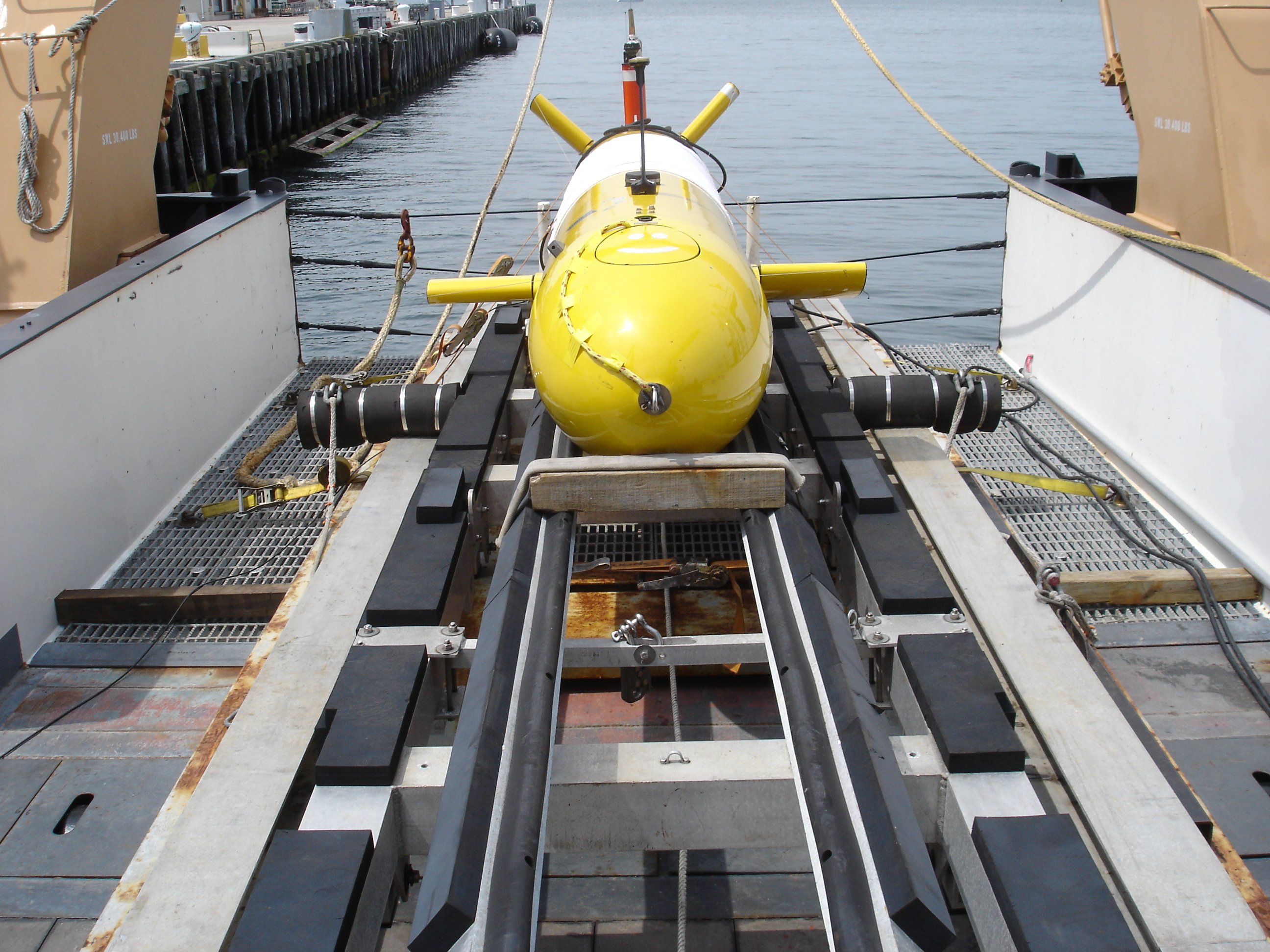 Testing the Eagle Ray AUV ( Autonomous underwater vehicle) from the NOAAShip HENRY BIGELOW