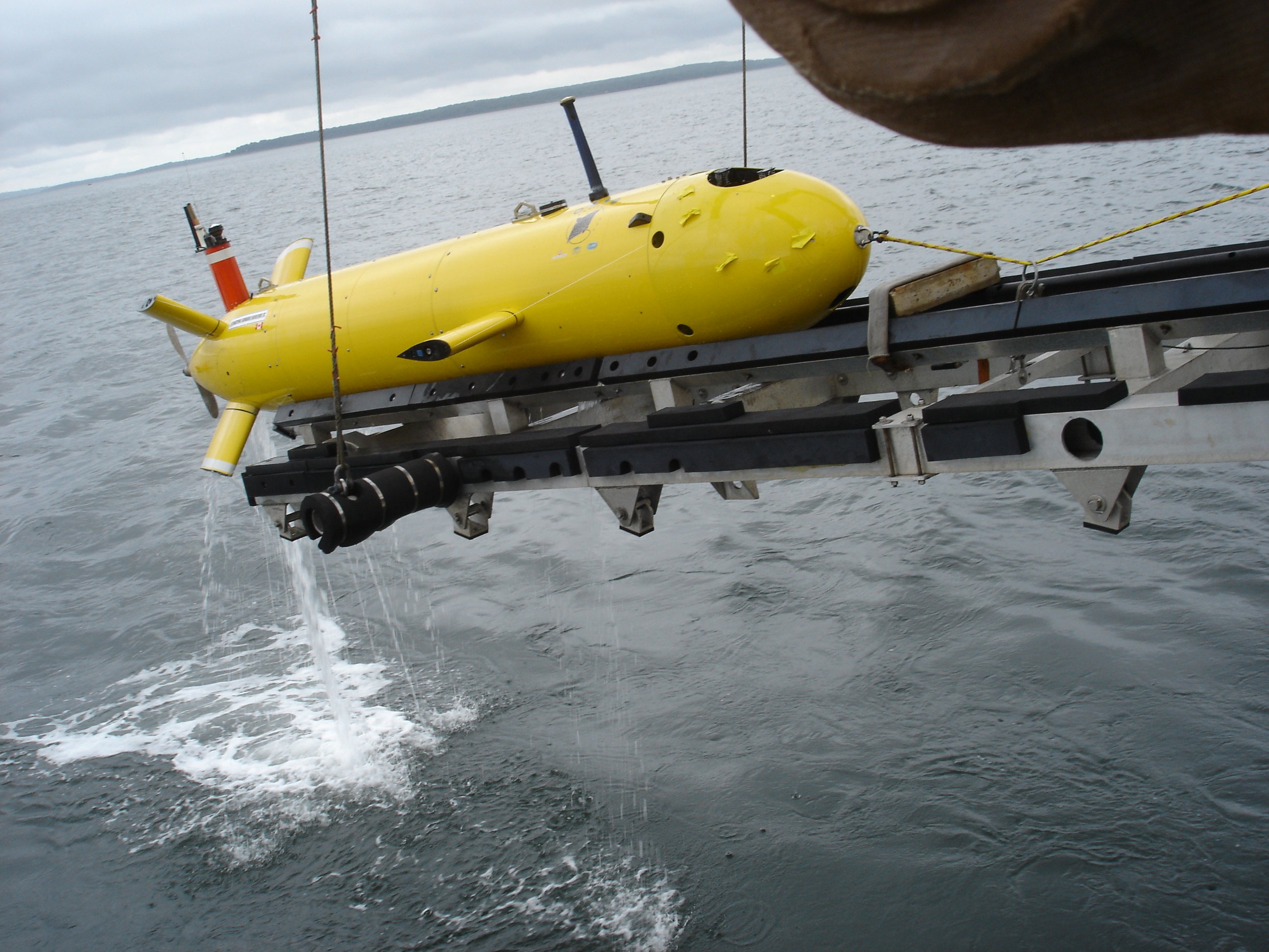 Testing the Eagle Ray AUV ( Autonomous underwater vehicle) from the NOAAShip HENRY BIGELOW