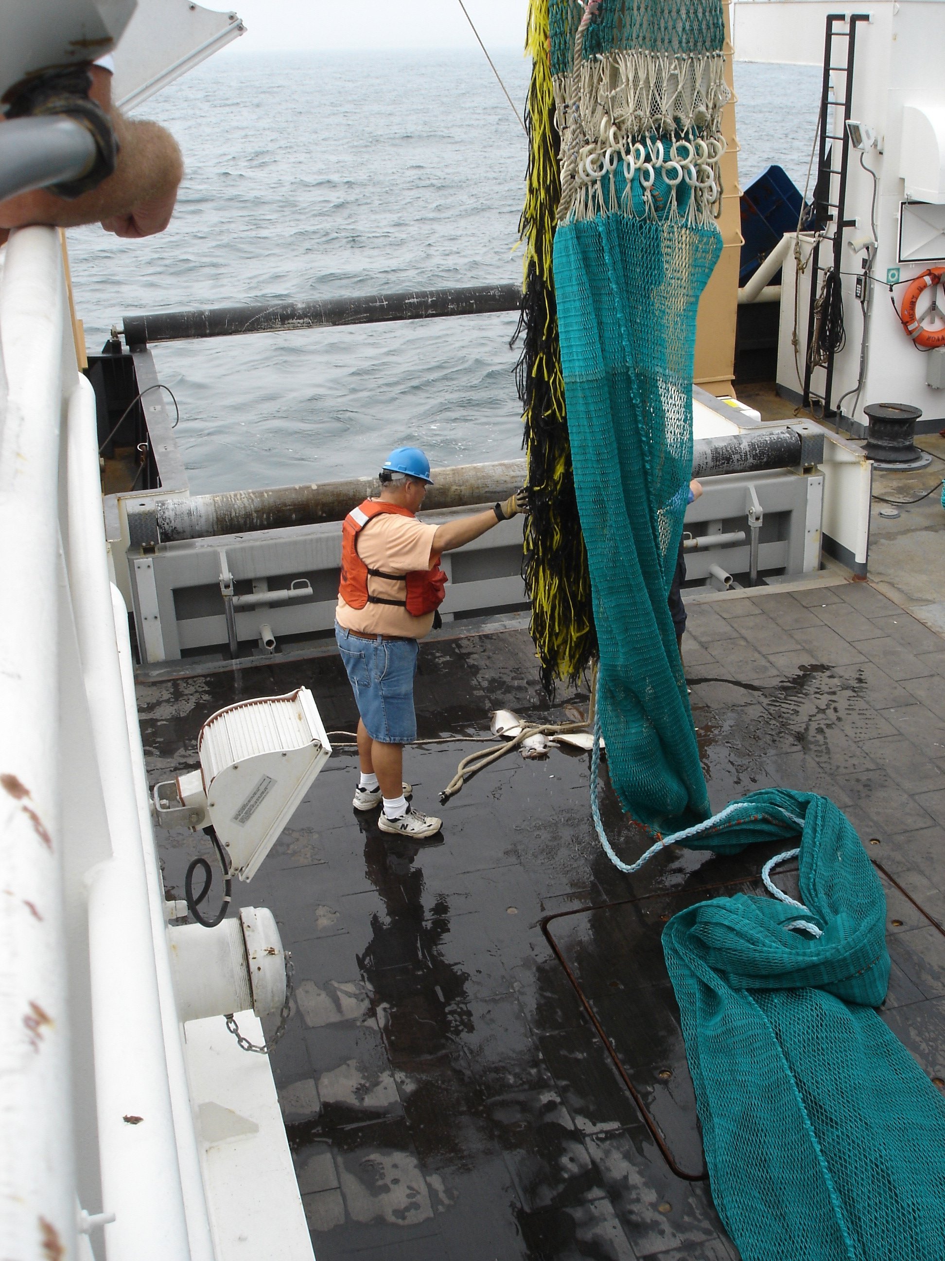 Trawling operations on the HENRY BIGELOW