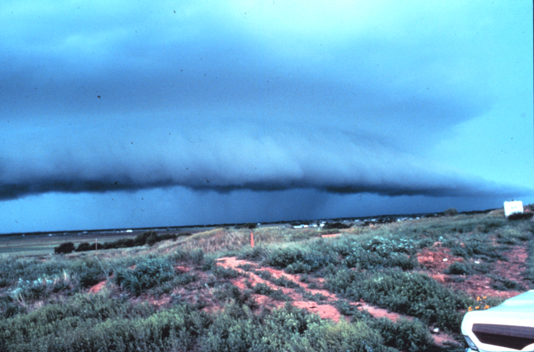Approaching thunderstorm with lead gust front