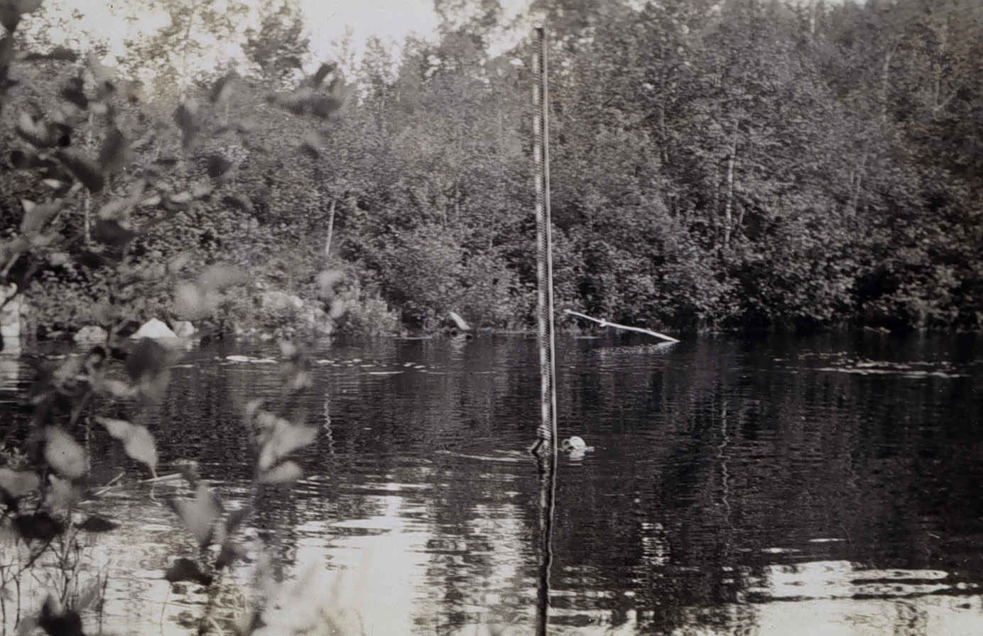 Rodman driving footpin for rod while submerged