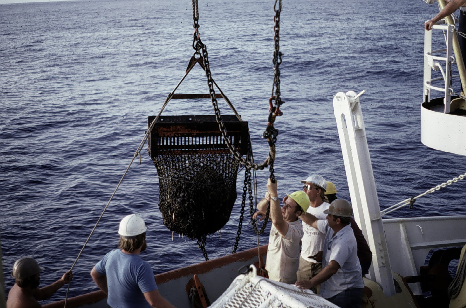 Chain dredge recovery on RESEARCHER