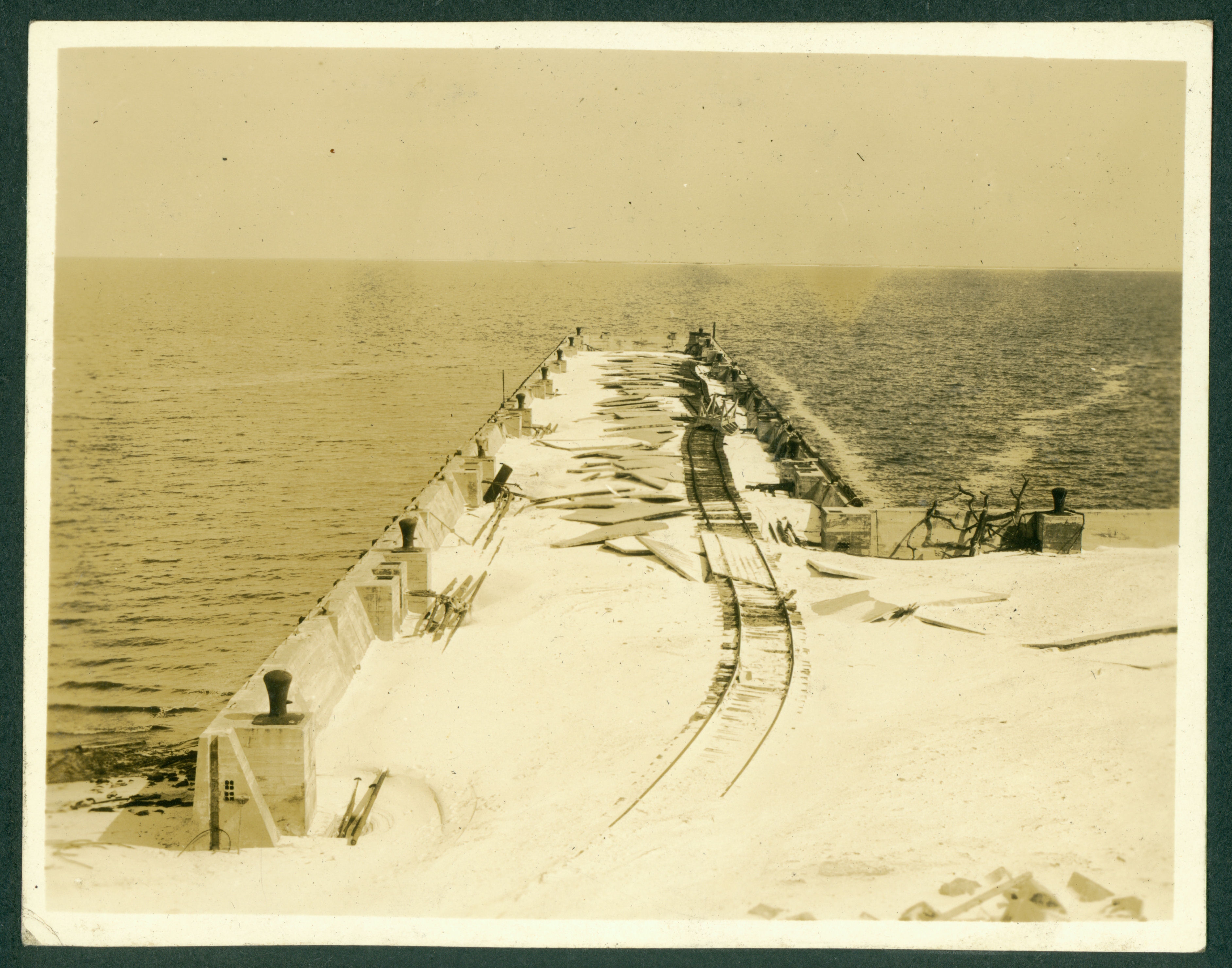 Although known as the Great Miami Hurricane, it also devastated parts of theGulf Coast