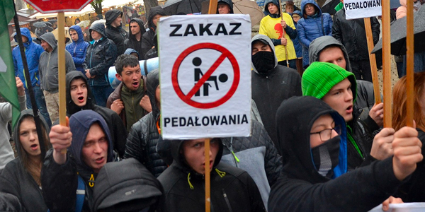 A group of anti-LGBT+ protestors in Poland
