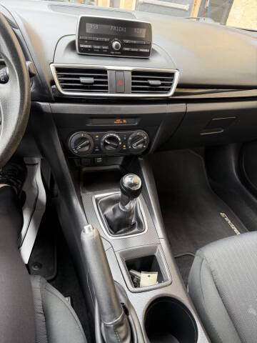 2014 Mazda MAZDA3 i SV - Photo 9