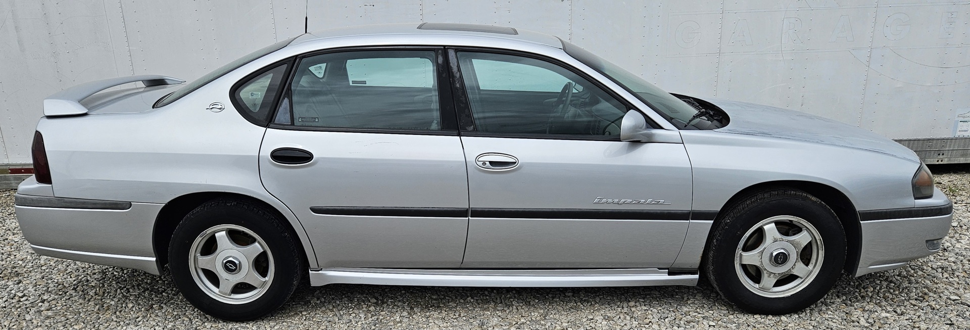 2002 Chevrolet Impala LS - Photo 2