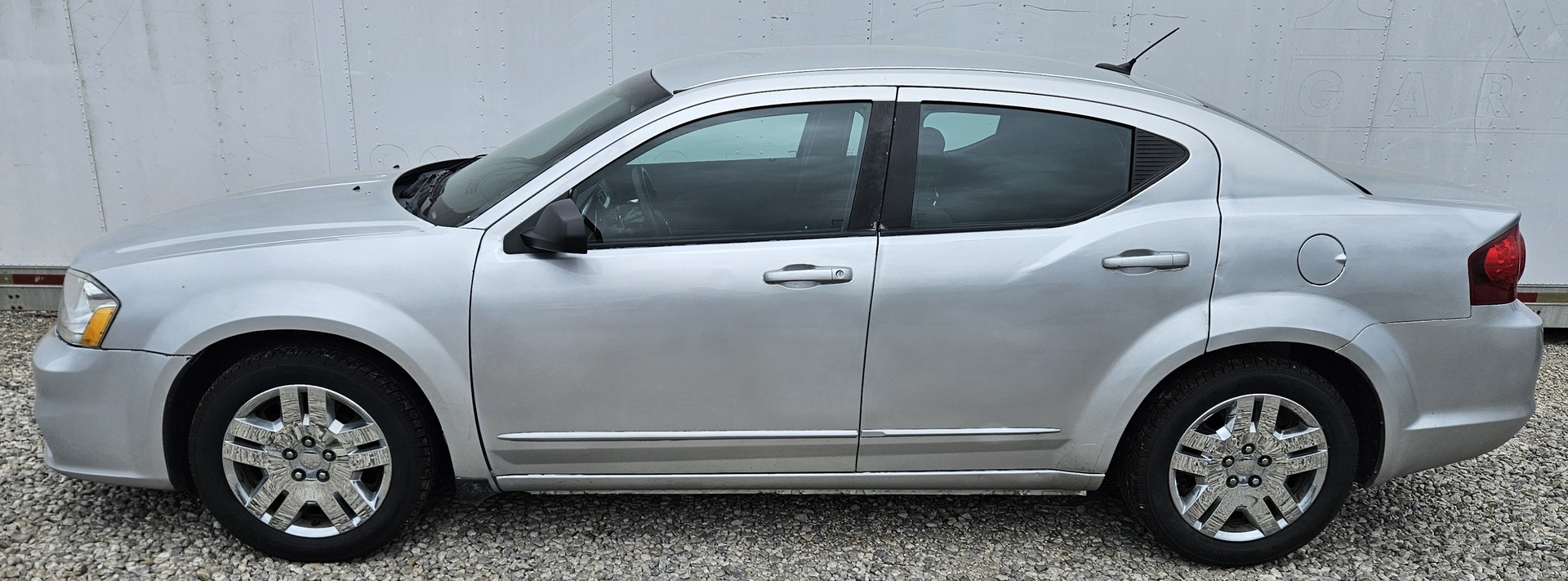 2012 Dodge Avenger SE - Photo 2