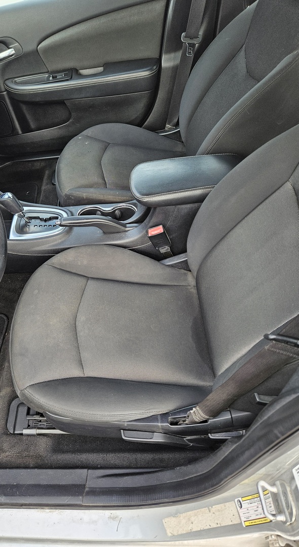 2012 Dodge Avenger SE - Photo 5