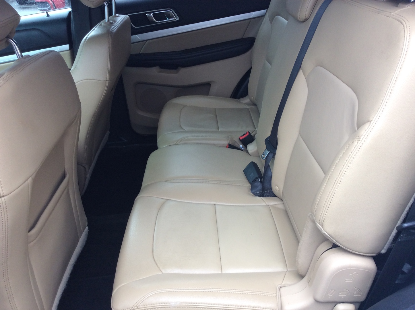 2016 Ford Explorer XLT - Photo 14