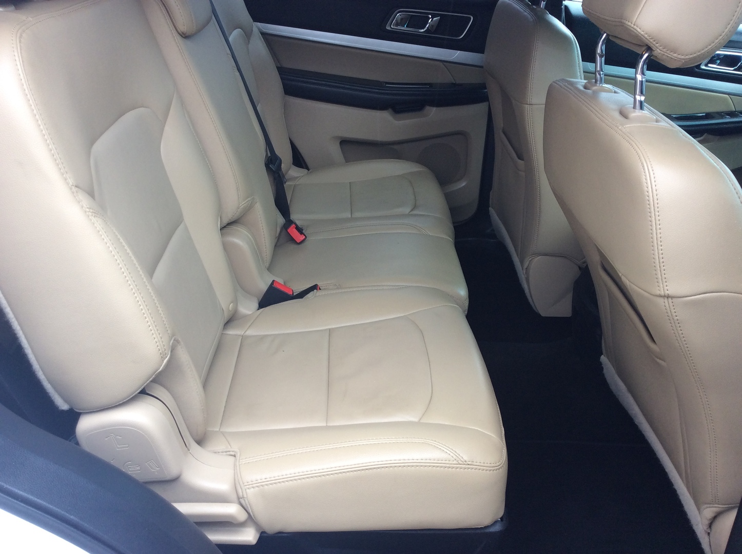 2016 Ford Explorer XLT - Photo 13